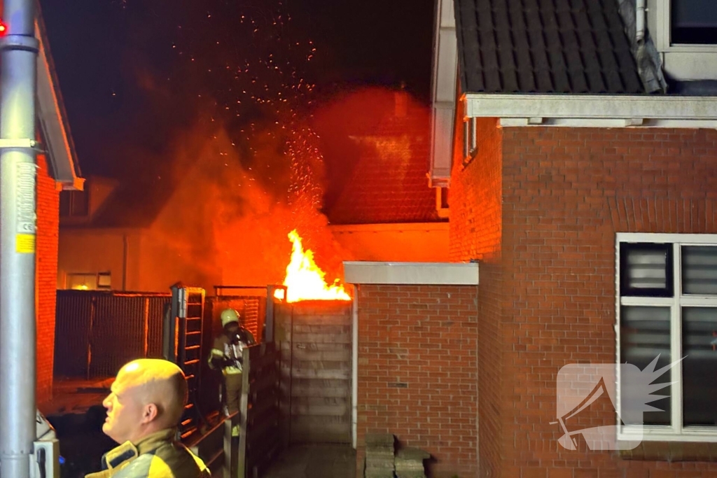 Opnieuw brand bij woning, ditmaal schuur