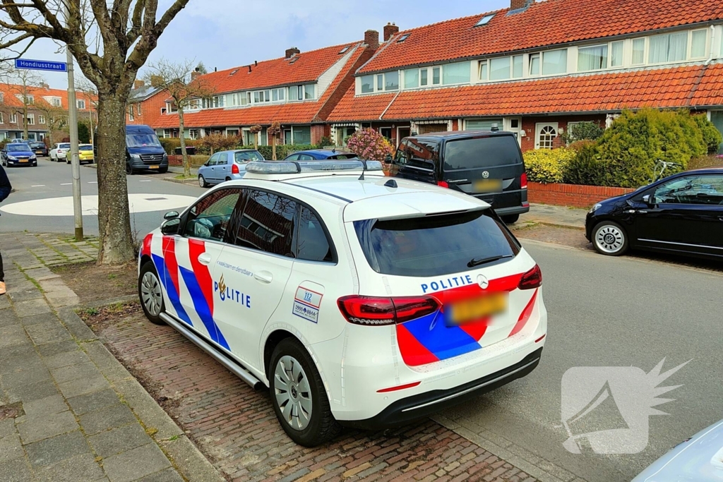 Forensische Opsporing doet onderzoek in woning