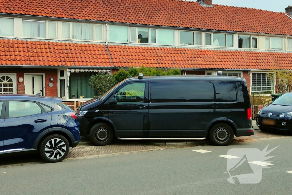 Forensische Opsporing doet onderzoek in woning