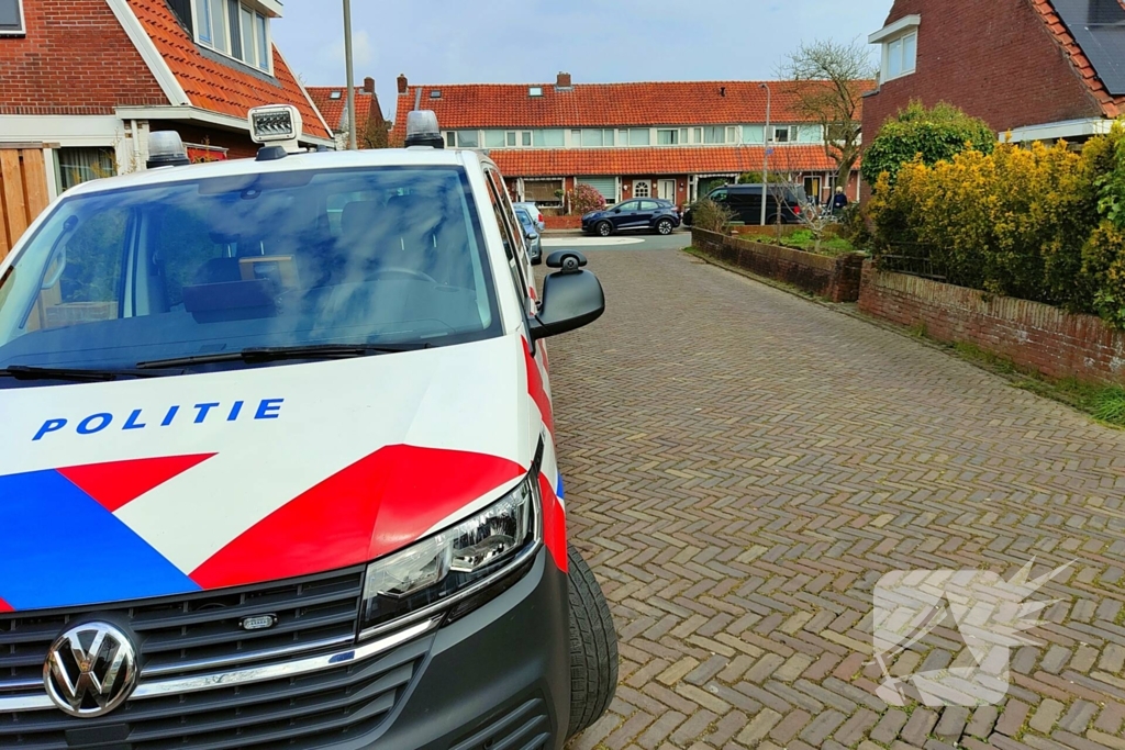 Forensische Opsporing doet onderzoek in woning