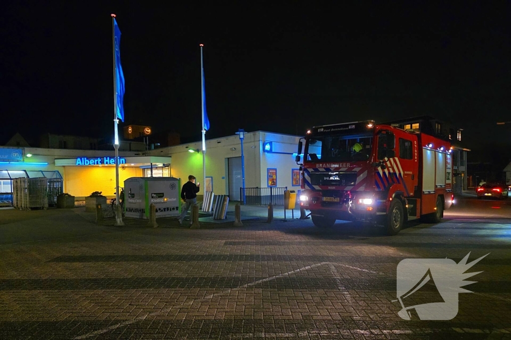 Brandweer onderzoekt gaslucht in supermarkt