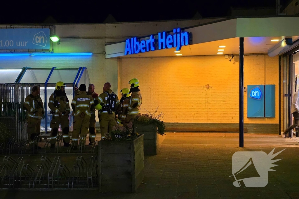 Brandweer onderzoekt gaslucht in supermarkt