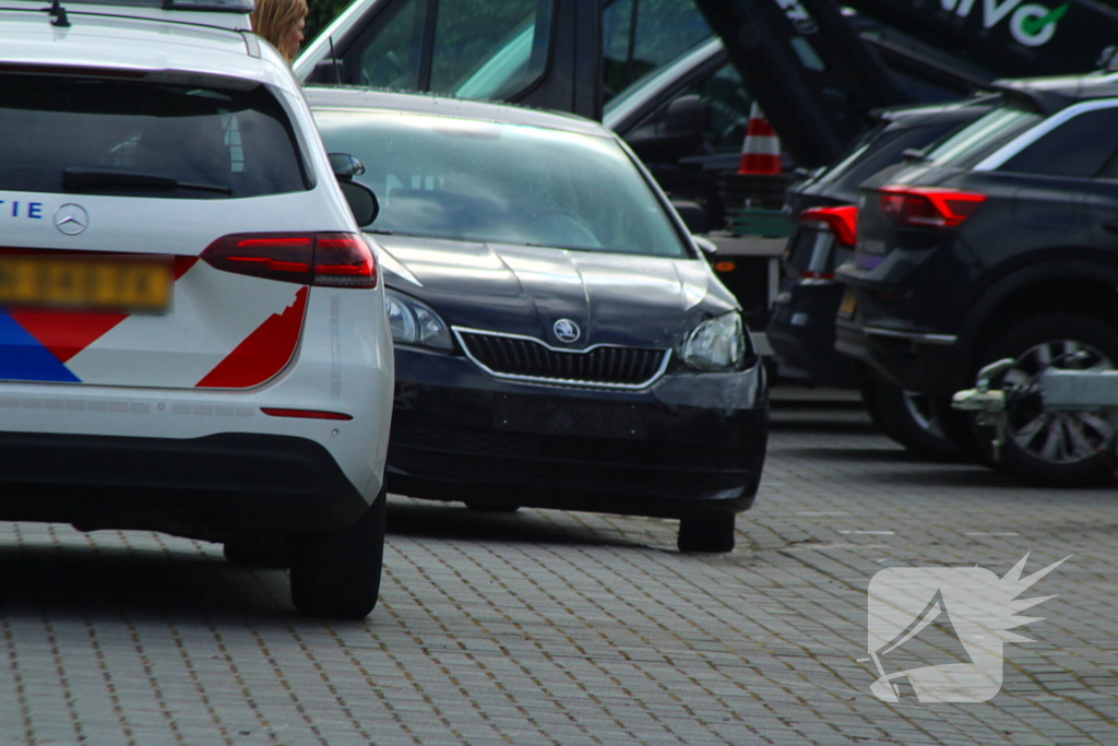 Persoon gewond naar ziekenhuis na aanrijding