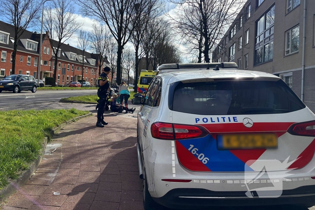 Vrouw op fiets gewond na val
