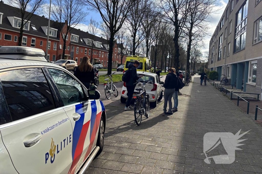 Vrouw op fiets gewond na val