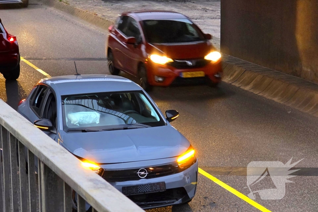 Aanrijding tussen twee automobilisten in een tunnel