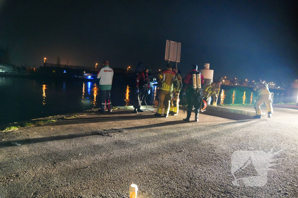 Flinke inzet mogelijk auto te water