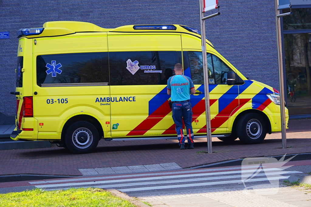 Vrouw op zebrapad aangereden door auto