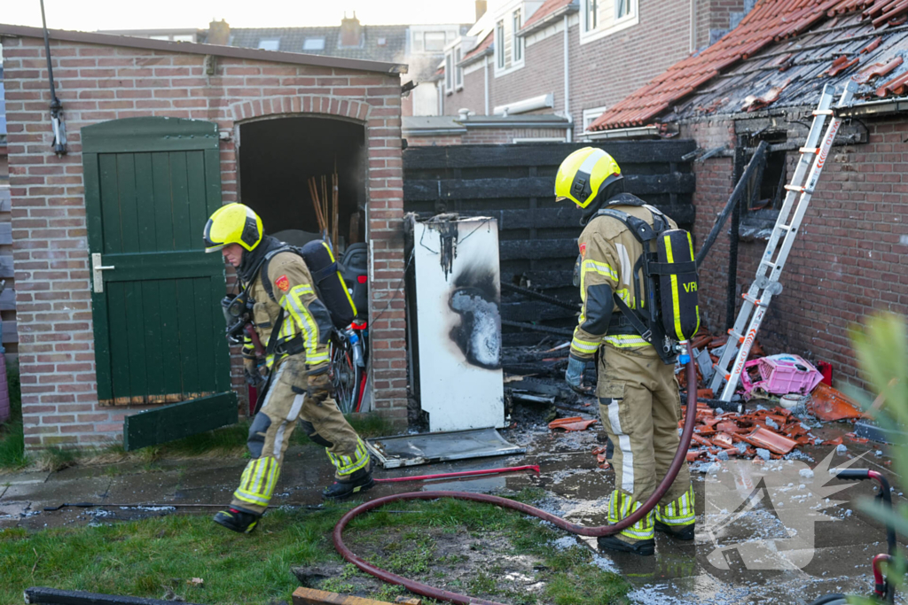 Schuur en woning beschadigd bij brand