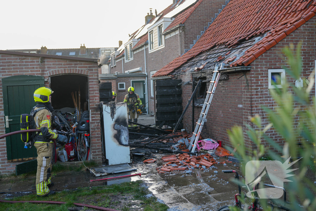 Schuur en woning beschadigd bij brand