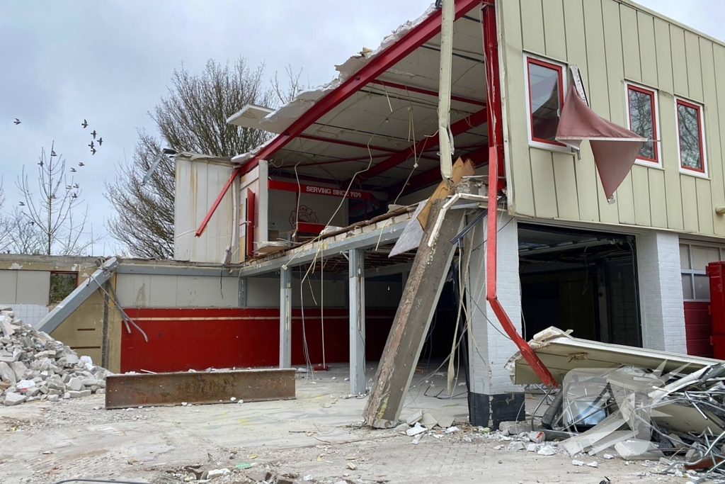 Sloop oude brandweer kazerne begonnen