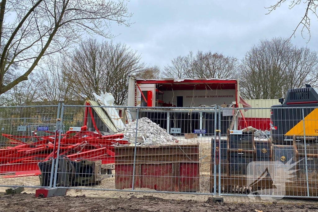 Sloop oude brandweer kazerne begonnen