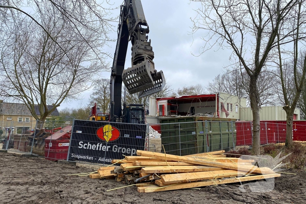 Sloop oude brandweer kazerne begonnen