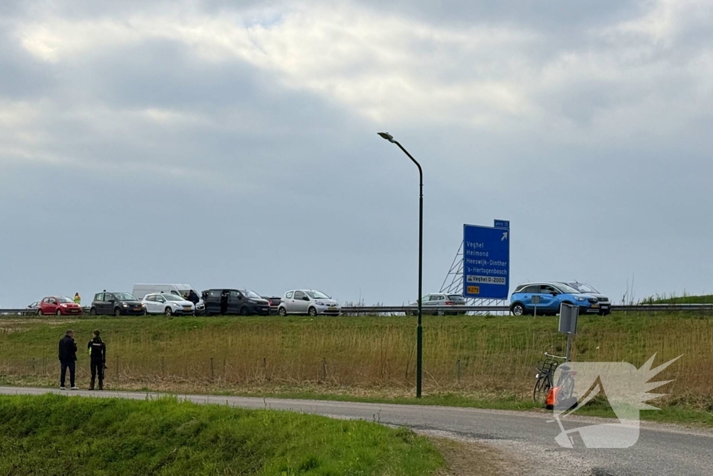 Flinke schade bij aanrijding tussen twee bestelbussen