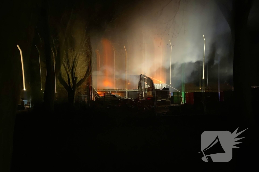 Oude brandweerkazerne gaat in vlammen op