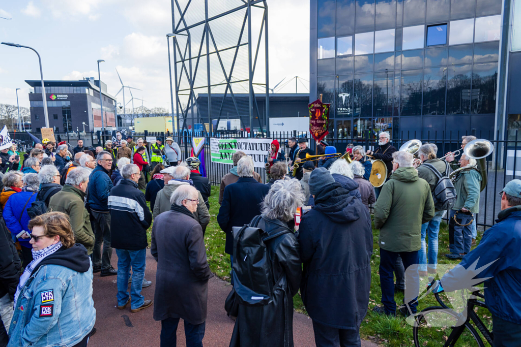 Grote opkomst bij demonstratie tegen Elon Musk en Tesla