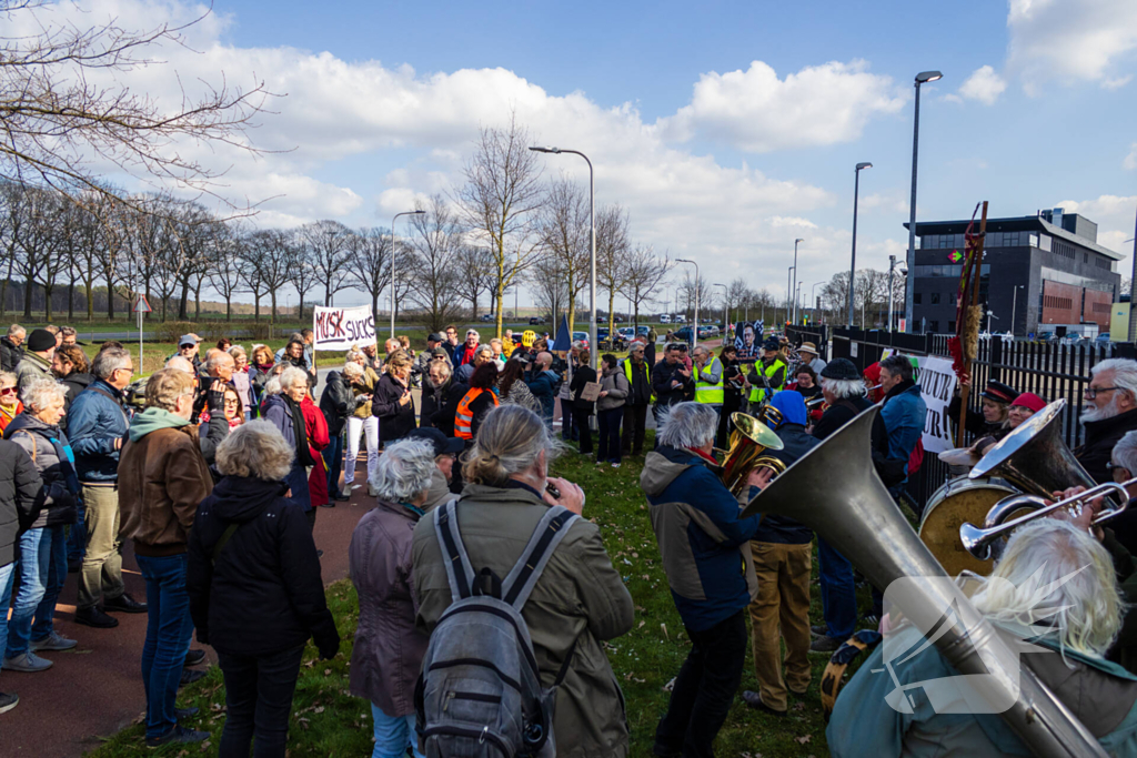 Grote opkomst bij demonstratie tegen Elon Musk en Tesla