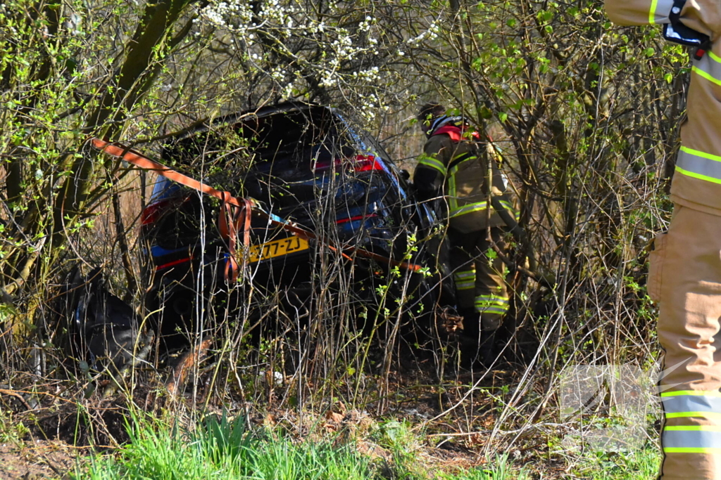Automobilist spoorloos na te water raken