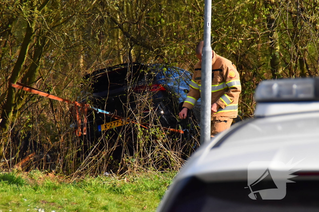 Automobilist spoorloos na te water raken