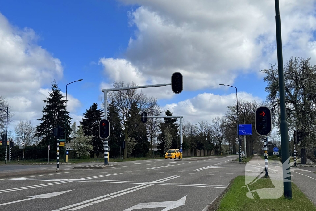 Defect verkeerslicht veroorzaakt kopstaart botsing