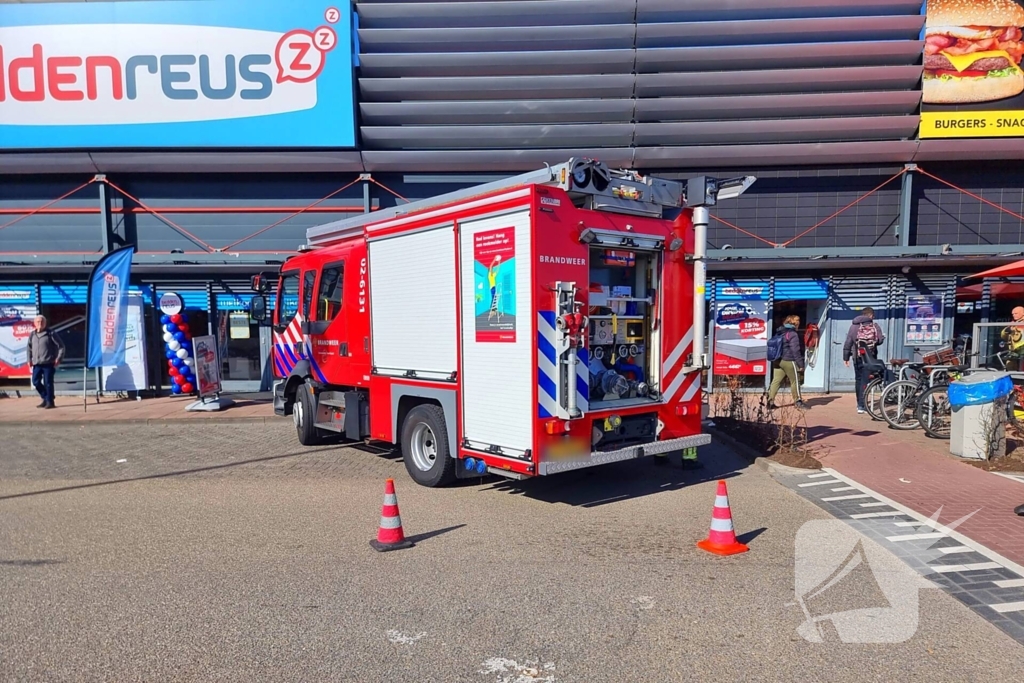 Brandweer bevrijdt Kind