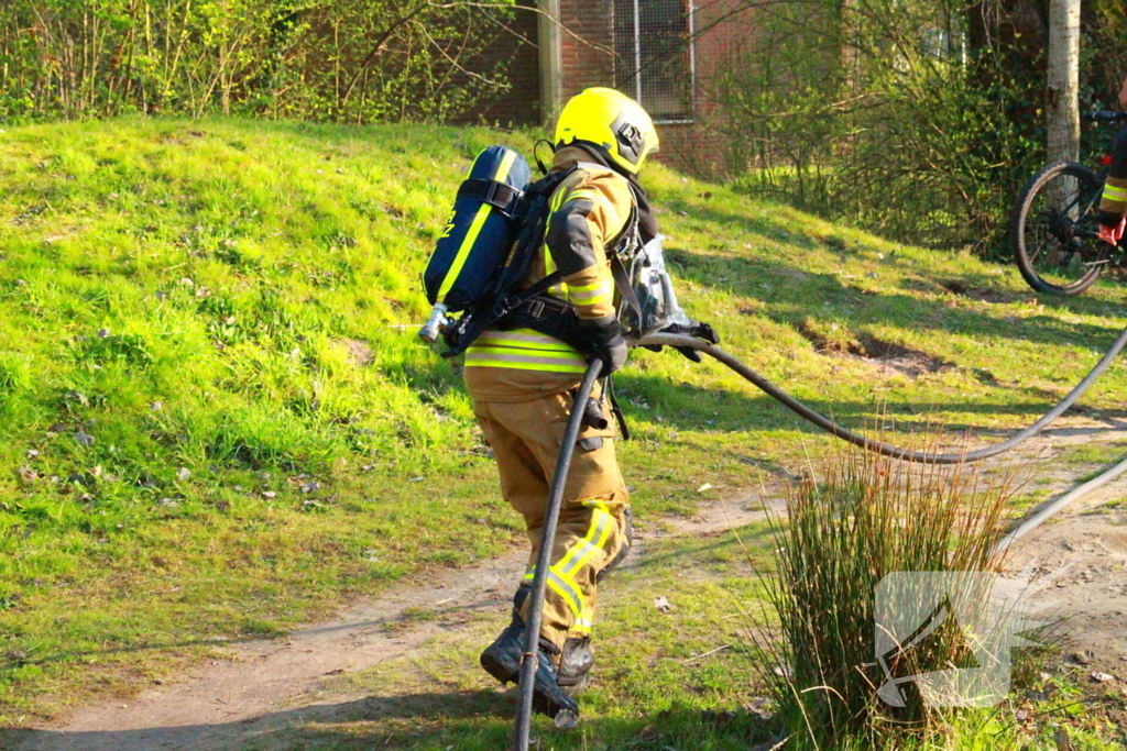 Picknicktafel in brand