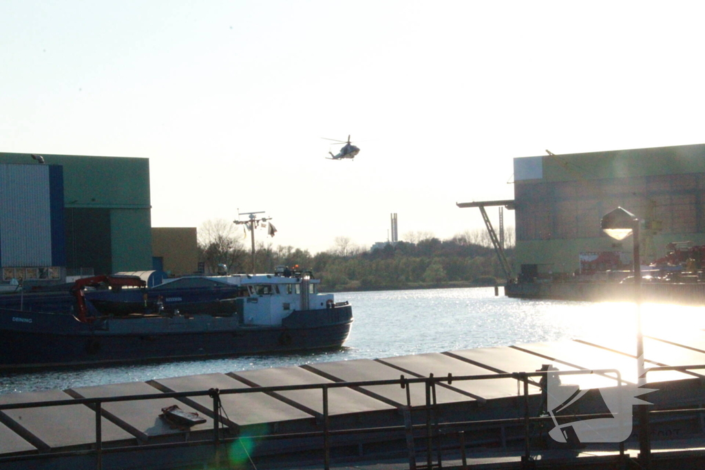 Arrestatieteam oefent op haventerrein