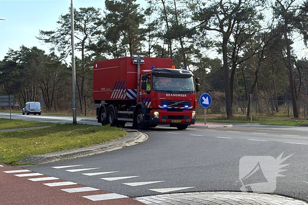 Brandweer groots opgeschaald bij heidebrand op defensie oefenterrein