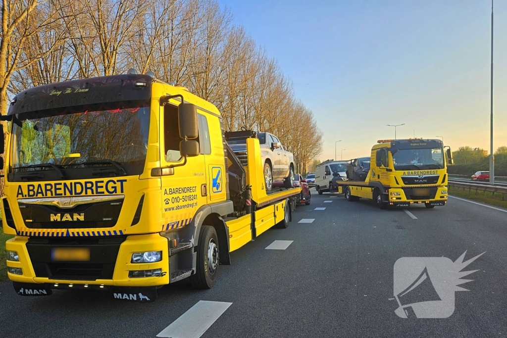 Meerdere voertuigen betrokken bij aanrijding op provincialeweg