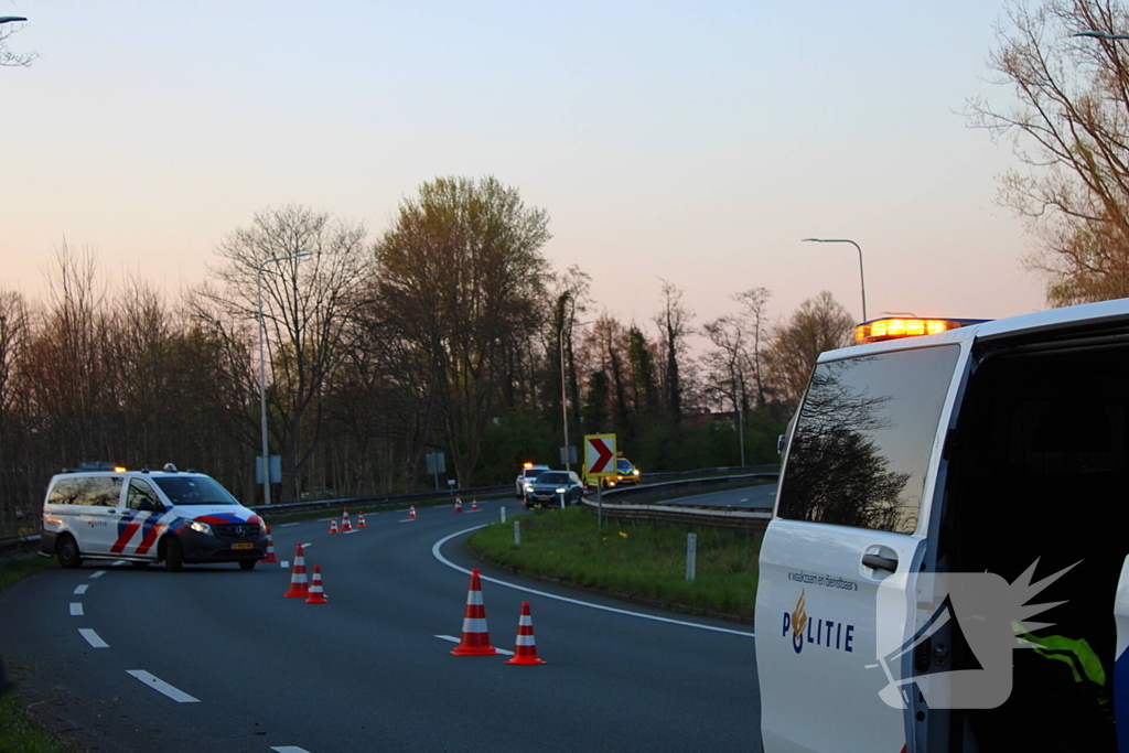 Motorrijder vliegt uit de bocht