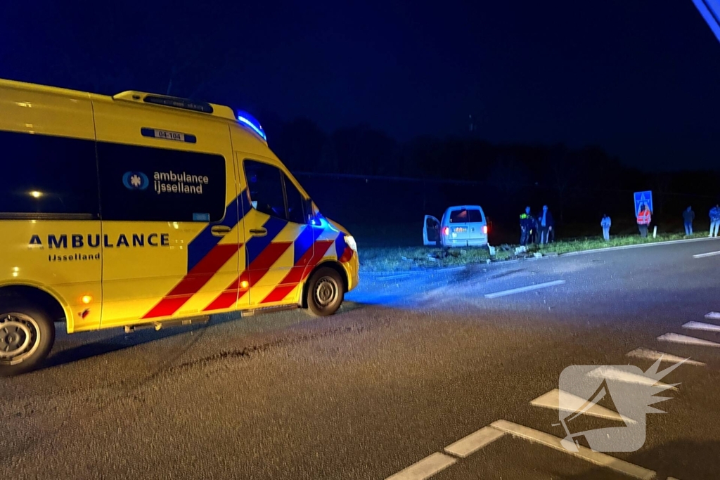 Ongeval met meerdere voertuigen op toerit snelweg