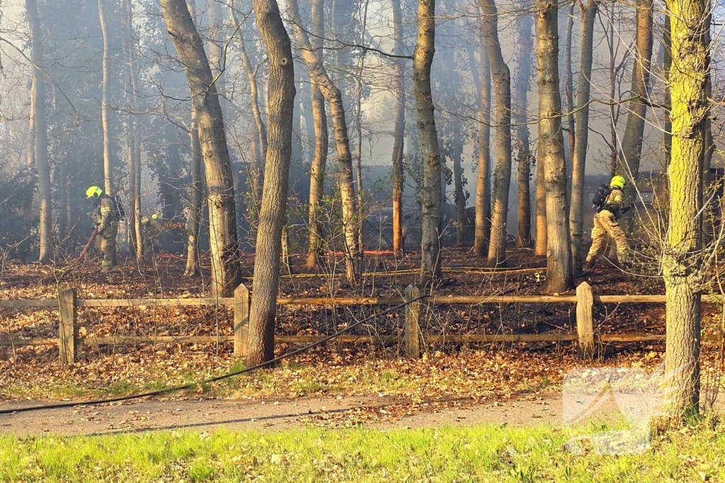Uitslaande brand in bijgebouw