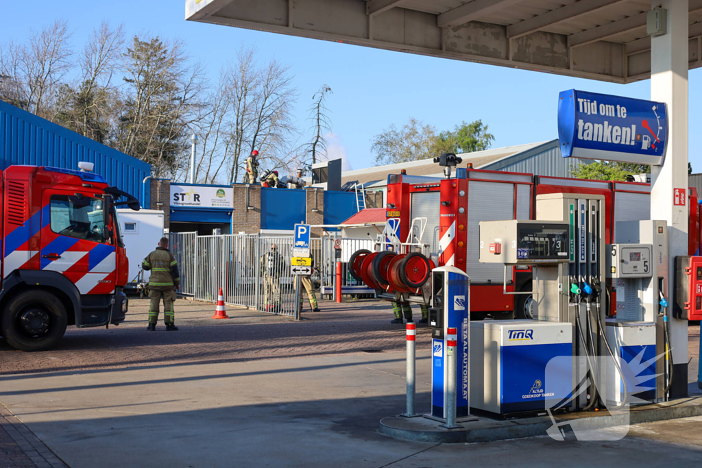 Veiligheid rondom tankstation in gevaar door brand in cateringbedrijf