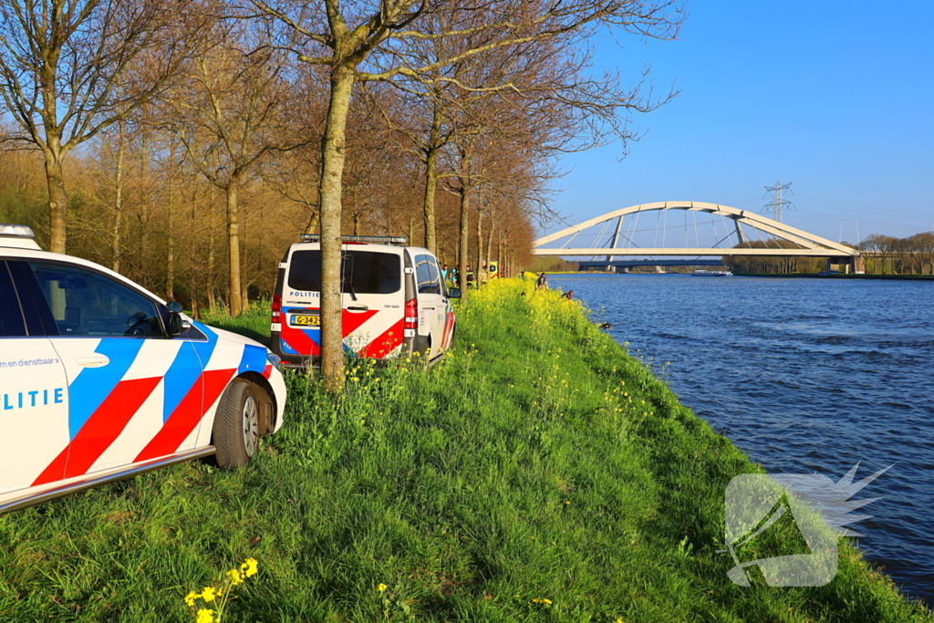 Te water geraakte persoon gered door brandweer