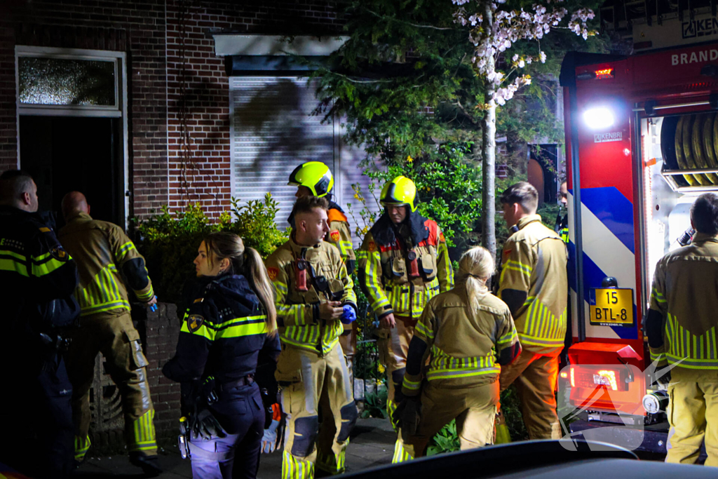 Brand in bed; twee personen naar ziekenhuis