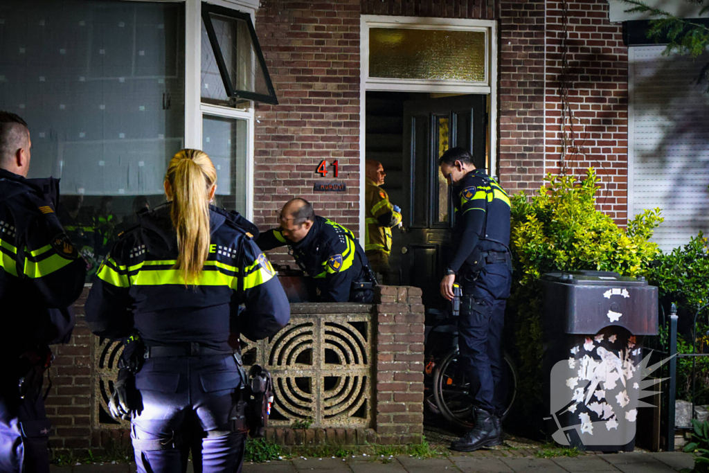 Brand in bed; twee personen naar ziekenhuis