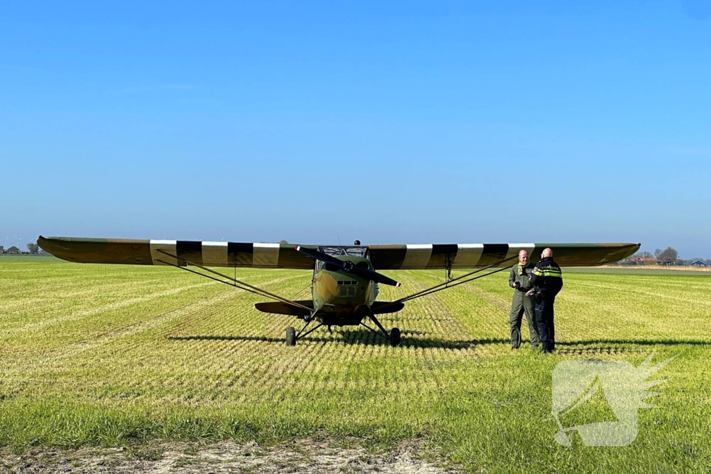 Historisch vliegtuig maakt noodlanding