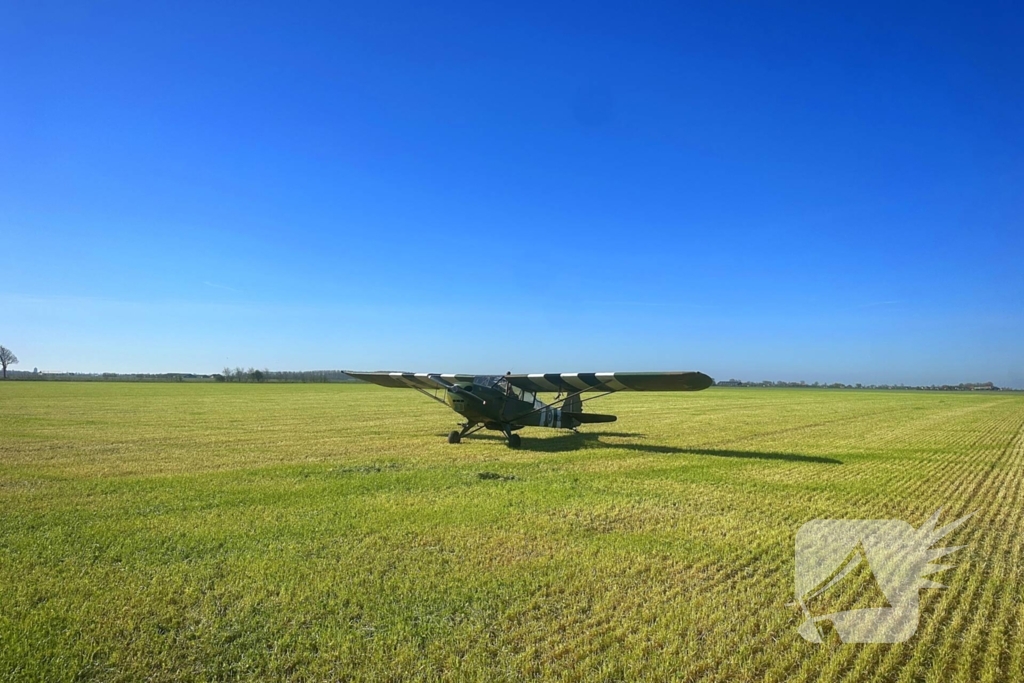 Historisch vliegtuig maakt noodlanding