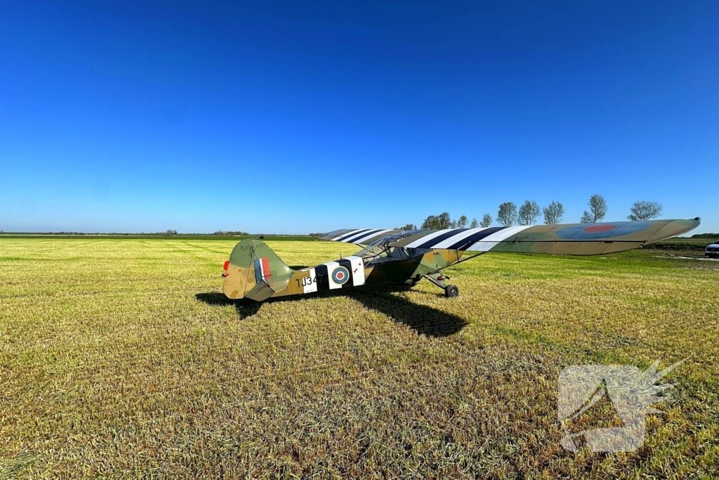 Historisch vliegtuig maakt noodlanding