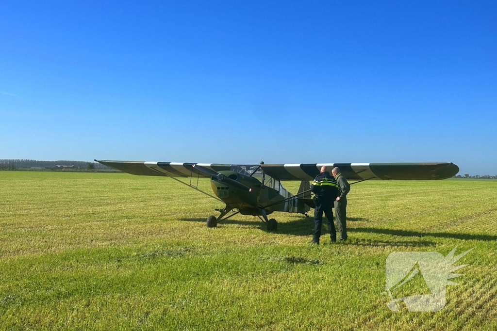 Historisch vliegtuig maakt noodlanding
