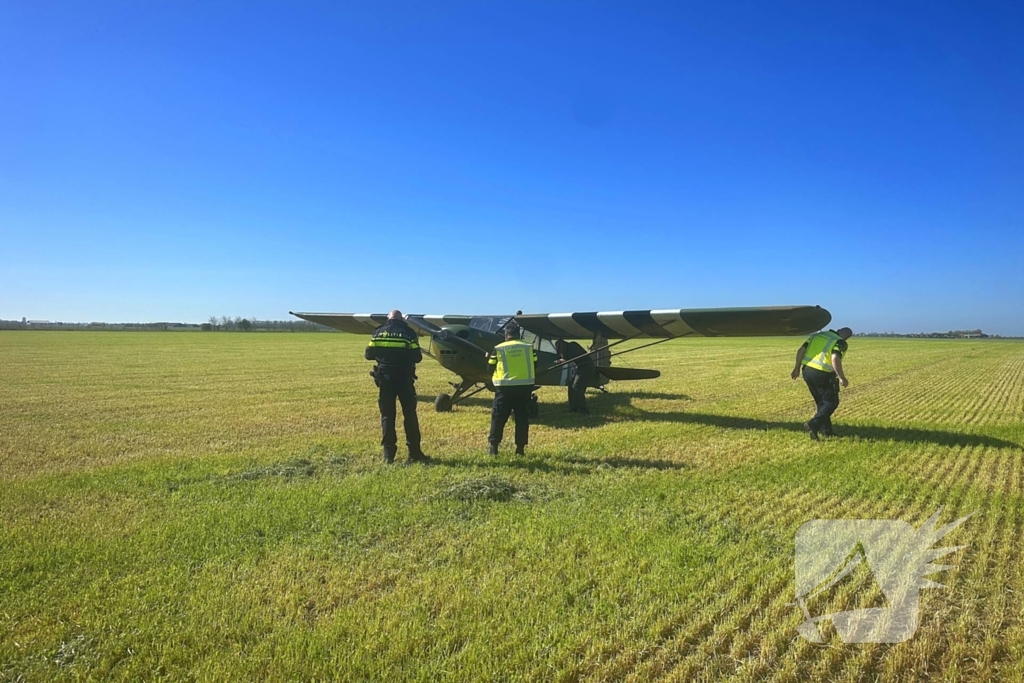 Historisch vliegtuig maakt noodlanding