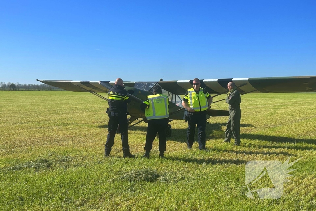 Historisch vliegtuig maakt noodlanding