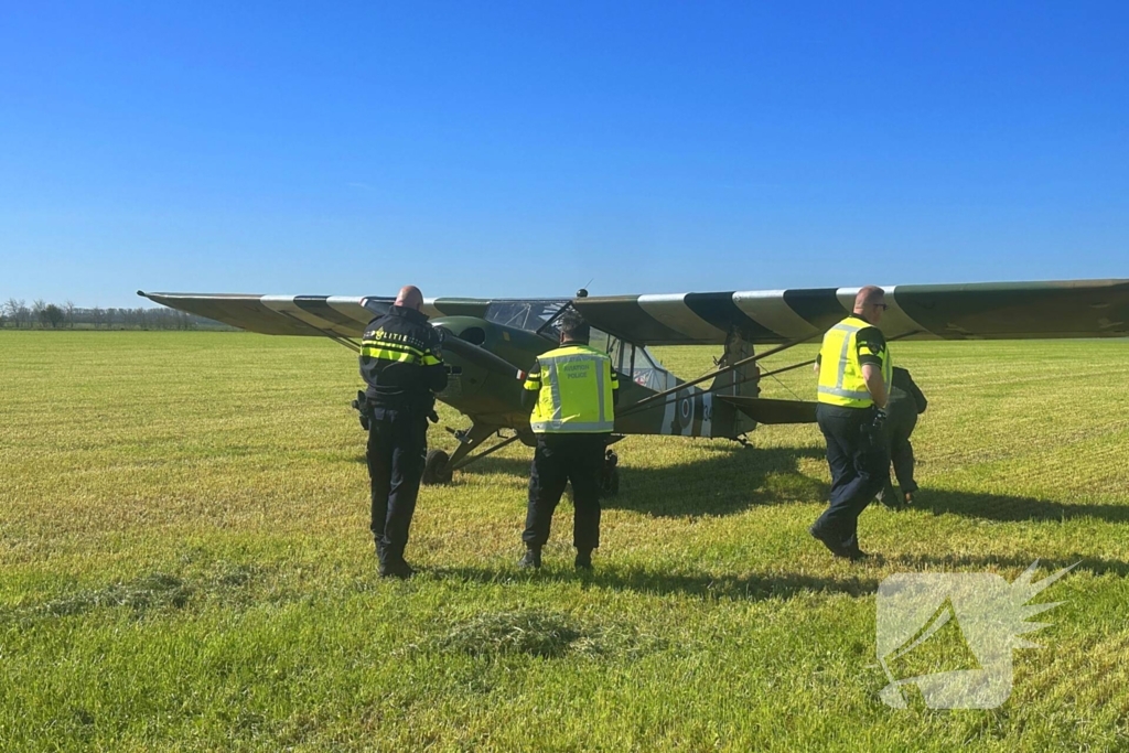 Historisch vliegtuig maakt noodlanding