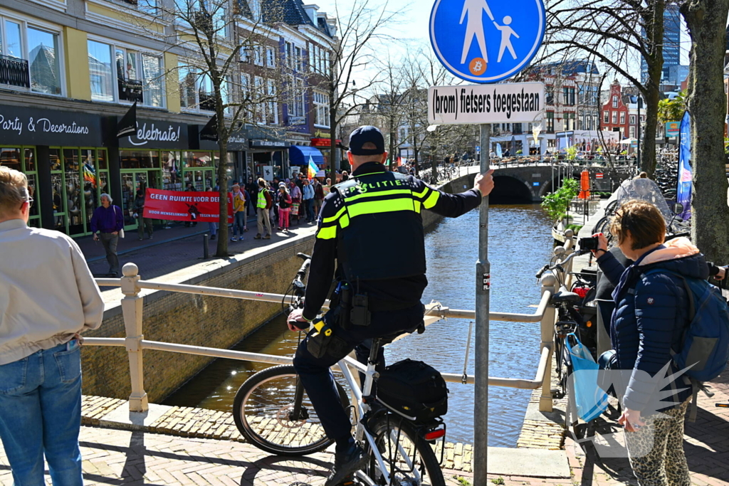 Protestmars voor menselijkheid en tegen militarisme