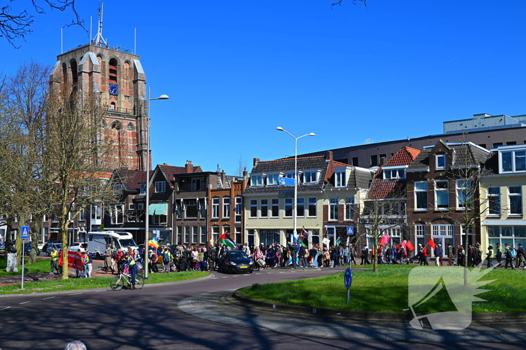 Protestmars voor menselijkheid en tegen militarisme