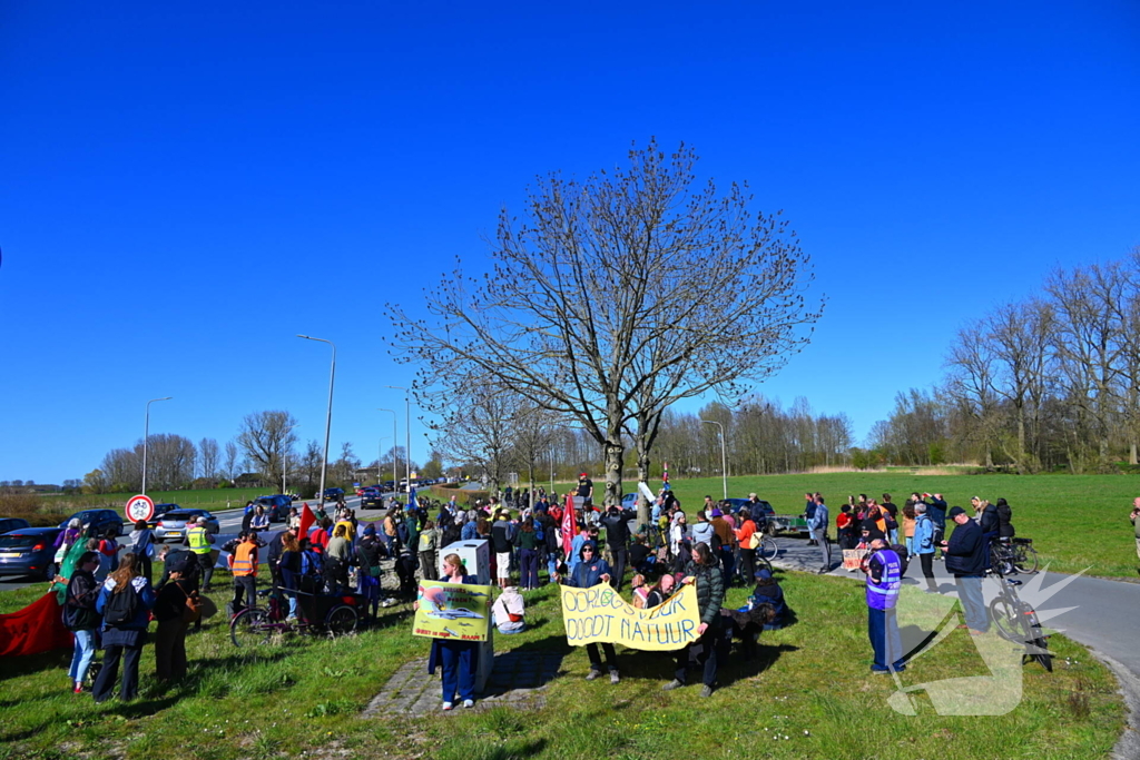 Protestmars voor menselijkheid en tegen militarisme