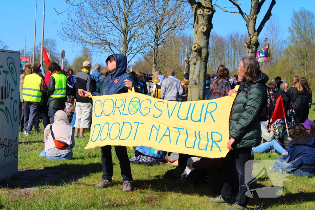 Protestmars voor menselijkheid en tegen militarisme