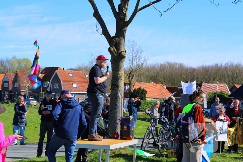Protestmars voor menselijkheid en tegen militarisme