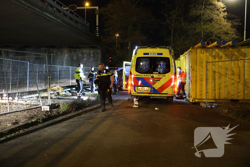 Persoon springt van viaduct bij ruzie na botsing