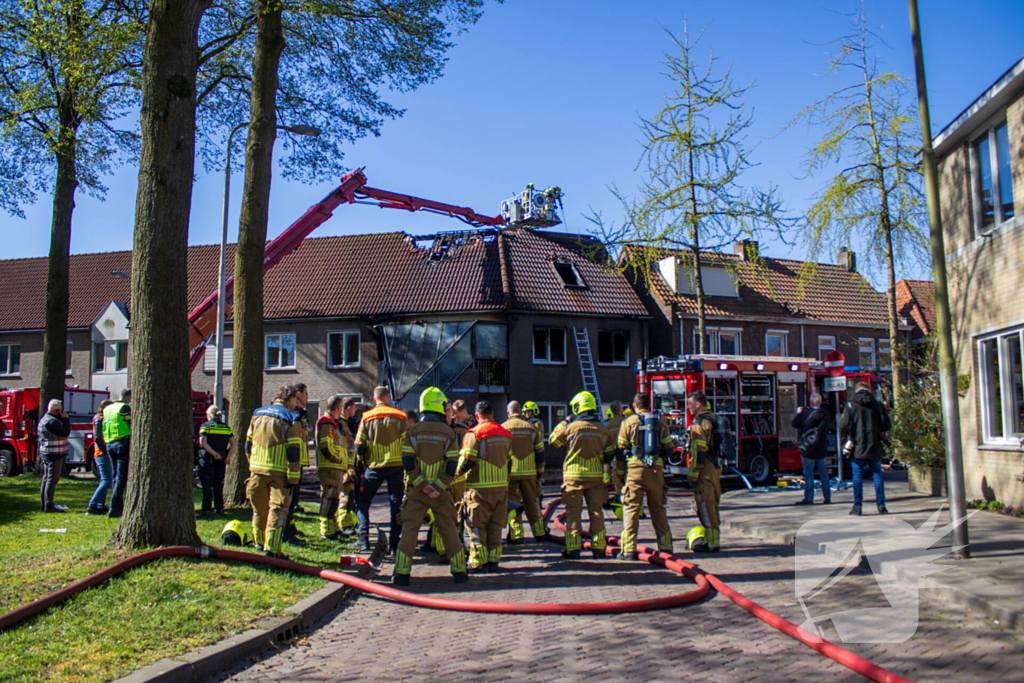 Dode aangetroffen bij woningbrand